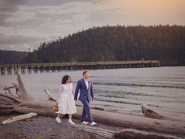 Will and Amanda&apos;s Wedding in Oak Harbor, Washington 4