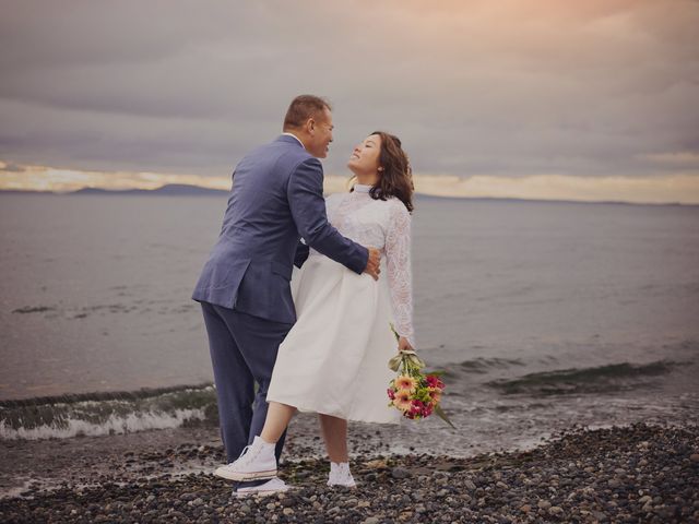 Will and Amanda&apos;s Wedding in Oak Harbor, Washington 6