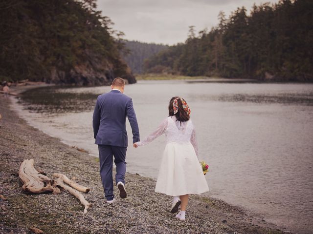 Will and Amanda&apos;s Wedding in Oak Harbor, Washington 7