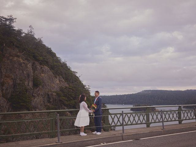 Will and Amanda&apos;s Wedding in Oak Harbor, Washington 18