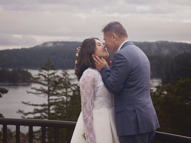 Will and Amanda&apos;s Wedding in Oak Harbor, Washington 20