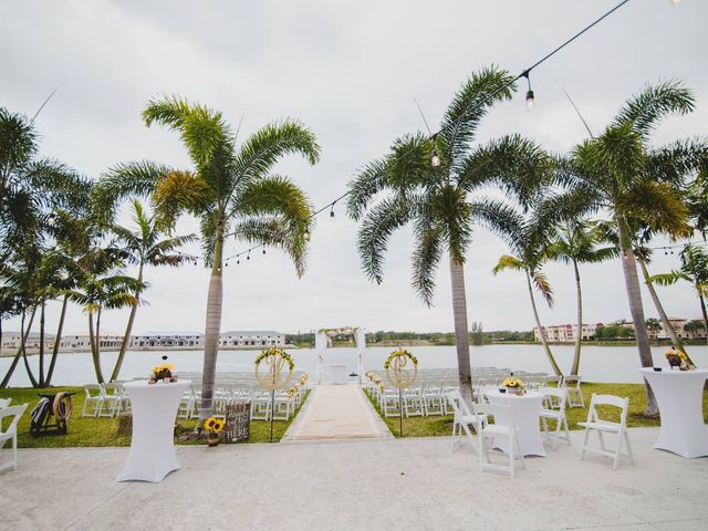 Carlo and Yuselin&apos;s Wedding in Miami, Florida 5