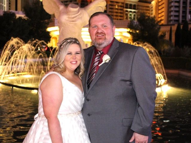 Lindsey and Ryan&apos;s Wedding in Las Vegas, Nevada 9