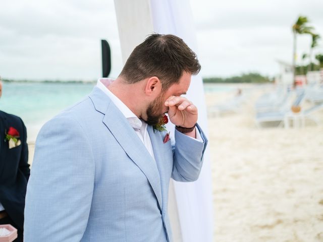 Robin and Conrad&apos;s Wedding in Nassau, Bahamas 9