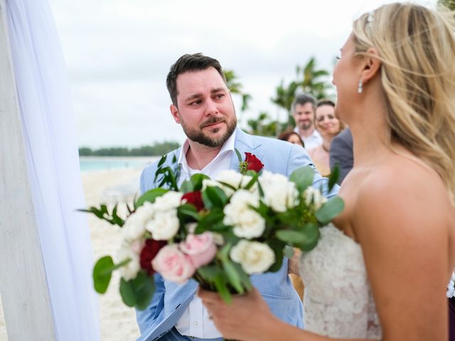 Robin and Conrad&apos;s Wedding in Nassau, Bahamas 11