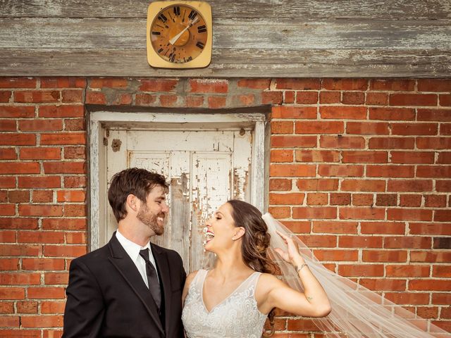 Grant and Jessy&apos;s Wedding in Mount Vernon, Missouri 12