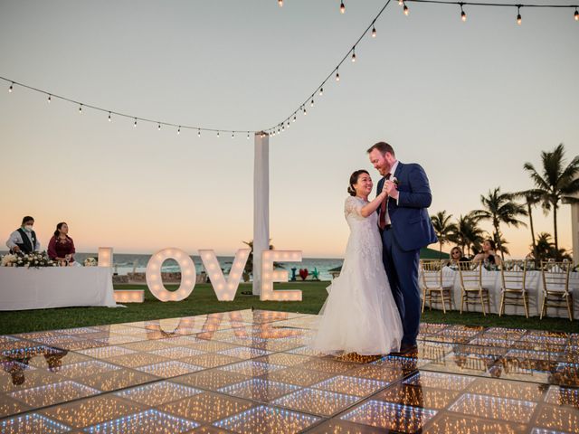 PATRICK and CAROLINE&apos;s Wedding in Cancun, Mexico 38