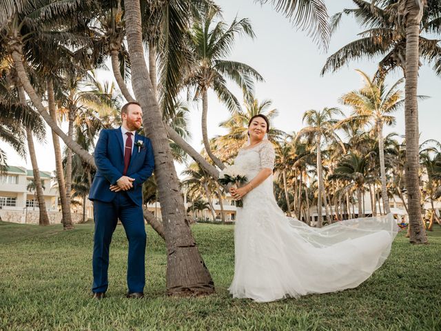 PATRICK and CAROLINE&apos;s Wedding in Cancun, Mexico 50