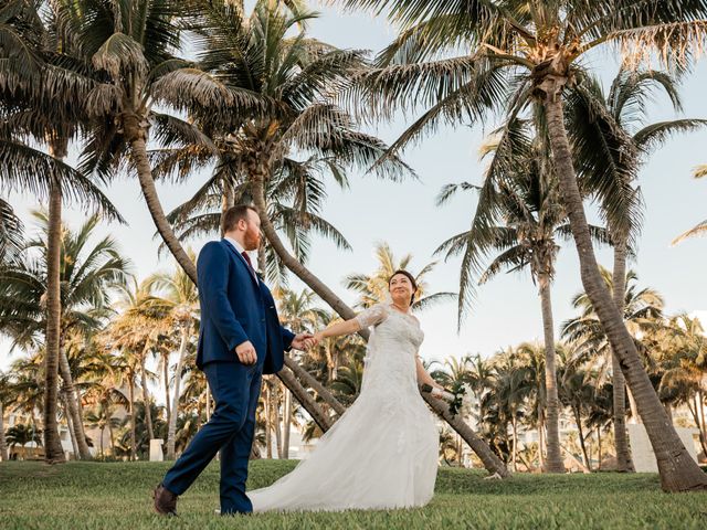 PATRICK and CAROLINE&apos;s Wedding in Cancun, Mexico 53