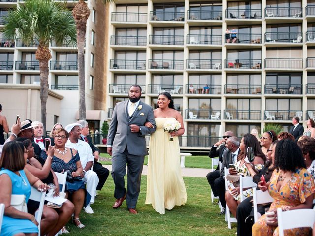 Stephanie and Brian&apos;s Wedding in Galveston, Texas 31