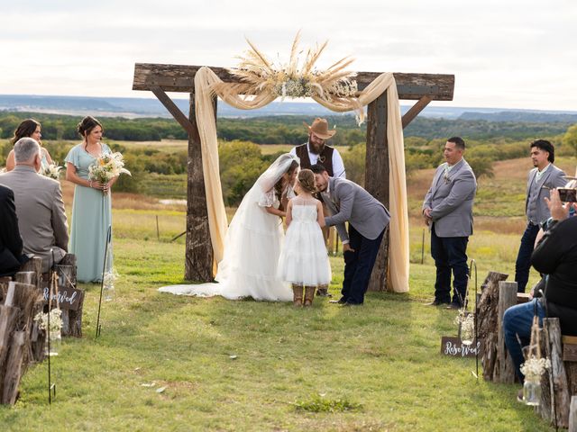 Robert and Sommer&apos;s Wedding in Blum, Texas 5