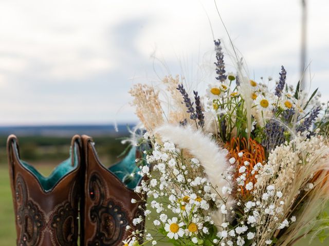 Robert and Sommer&apos;s Wedding in Blum, Texas 7