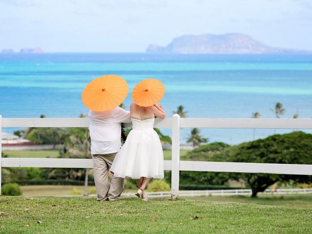 Tara and Kale&apos;s wedding in Hawaii 16