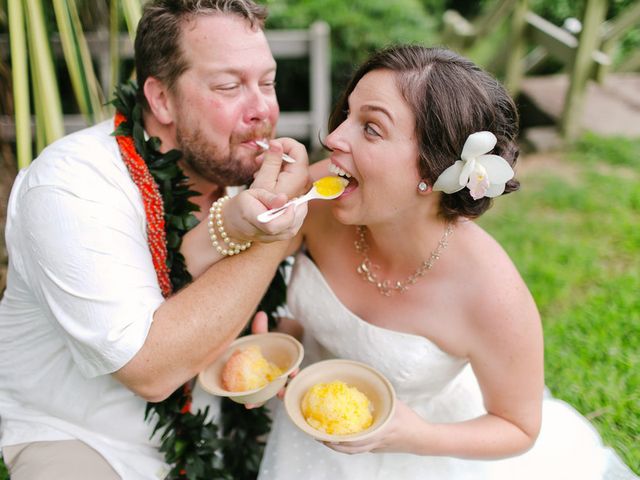 Tara and Kale&apos;s wedding in Hawaii 15