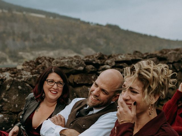 Logan and Jennie&apos;s Wedding in Hood River, Oregon 56