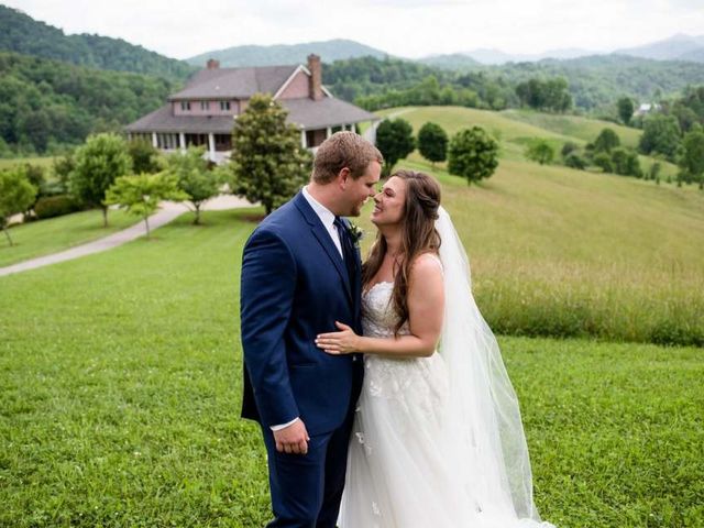 Kevin and Peyton&apos;s Wedding in Asheville, North Carolina 3