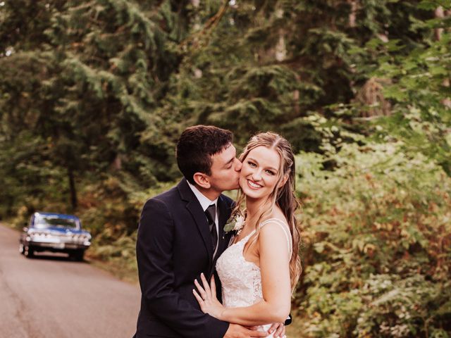 Justin and Paige&apos;s Wedding in Woodinville, Washington 16