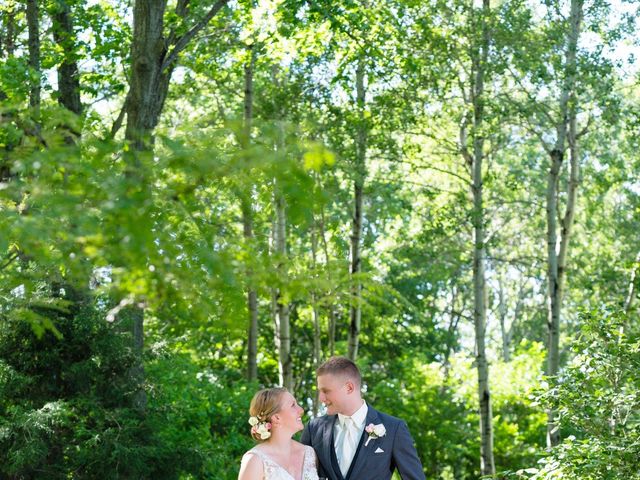 Abby and Isaac&apos;s Wedding in Green Bay, Wisconsin 9