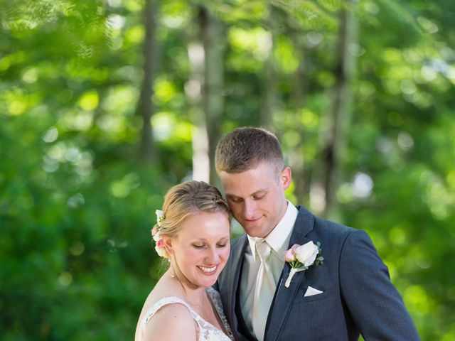 Abby and Isaac&apos;s Wedding in Green Bay, Wisconsin 10