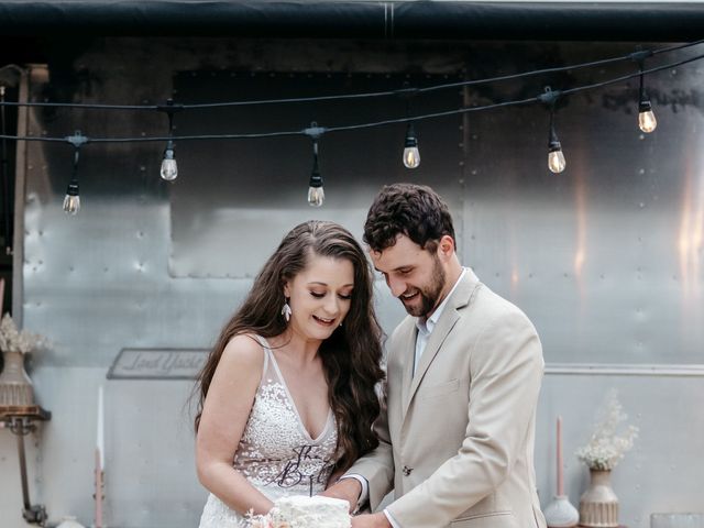 Burton and Alexis&apos;s Wedding in Johnson City, Tennessee 5