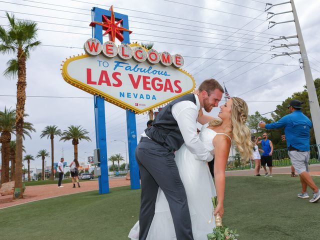 Darrin and Lauren&apos;s Wedding in Las Vegas, Nevada 22