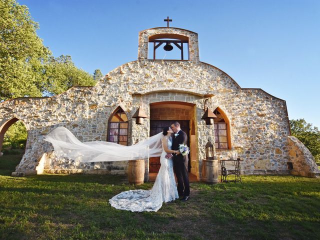 Ashley and Derek&apos;s Wedding in Weatherford, Texas 8