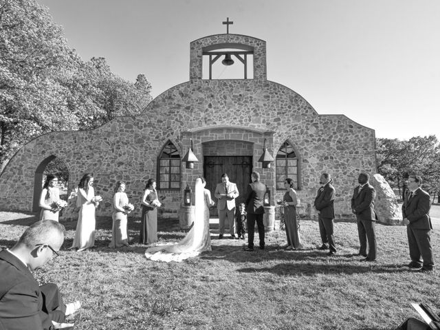 Ashley and Derek&apos;s Wedding in Weatherford, Texas 14