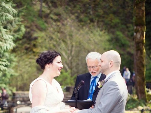 Katelyn and Seneca&apos;s Wedding in Corbett, Oregon 9