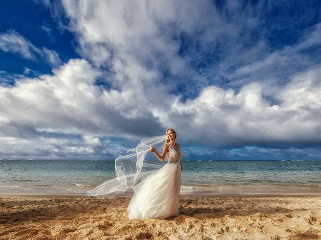 Marco and Ashley&apos;s Wedding in Princeville, Hawaii 22