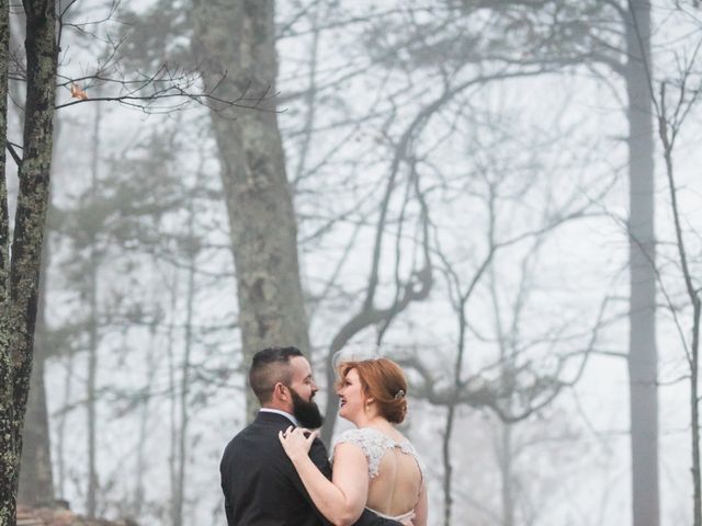 Shawn and Brittany&apos;s Wedding in Pigeon Forge, Tennessee 34