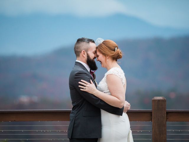 Shawn and Brittany&apos;s Wedding in Pigeon Forge, Tennessee 1