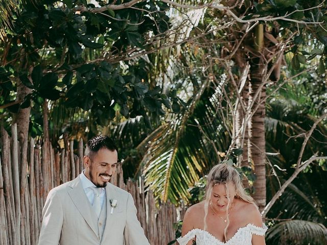 Josefine and Ignacio&apos;s Wedding in Cancun, Mexico 26