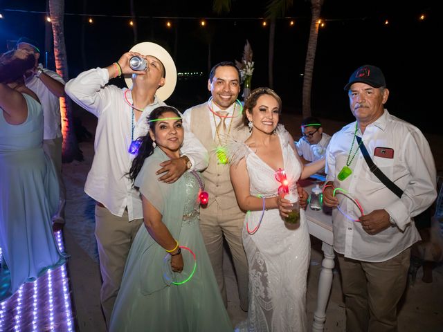 Andy and Cinthia&apos;s Wedding in Playa del Carmen, Mexico 28