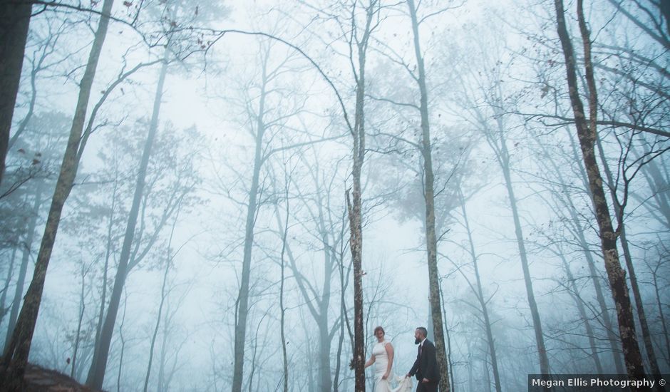 Shawn and Brittany's Wedding in Pigeon Forge, Tennessee