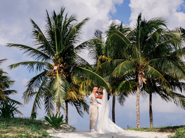 Shawn and Ana&apos;s Wedding in Cancun, Mexico 35