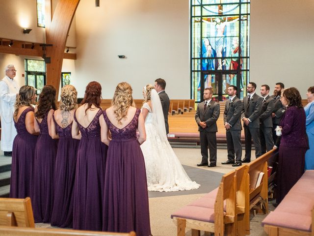 Tyler Gray and Nicole Jaworski&apos;s Wedding in Pewaukee, Wisconsin 3