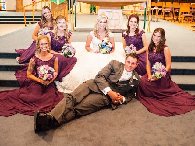 Tyler Gray and Nicole Jaworski&apos;s Wedding in Pewaukee, Wisconsin 7