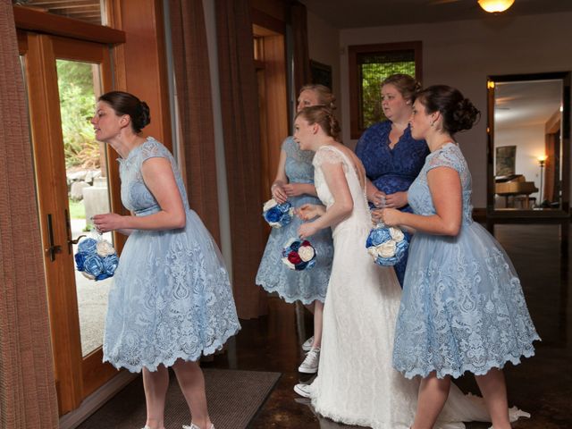 Taylor and Kelly&apos;s Wedding in Bothell, Washington 10