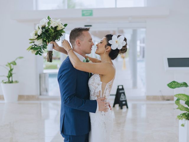 Alexander and Karen&apos;s Wedding in Cancun, Mexico 17