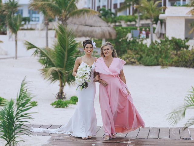 Alexander and Karen&apos;s Wedding in Cancun, Mexico 31