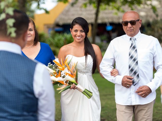 Giovanni and Christy&apos;s Wedding in Puntarenas, Costa Rica 16