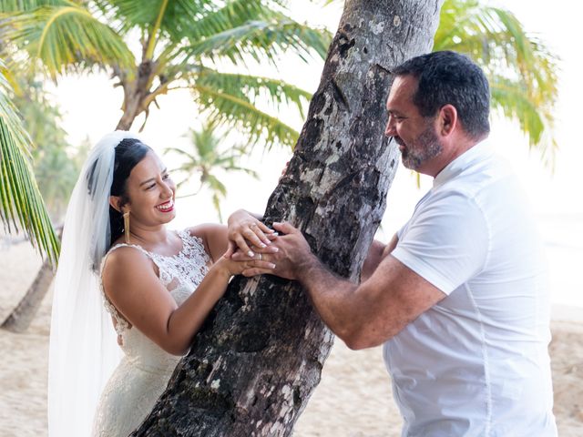 Daniela and Brian&apos;s Wedding in Las Terrenas, Dominican Republic 4