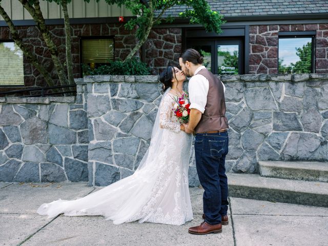 Kyle and Adriana&apos;s Wedding in Hillsboro, Oregon 27
