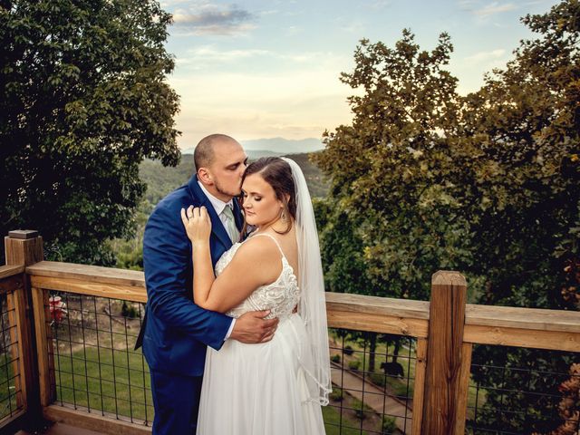 Dylan and Brittany&apos;s Wedding in Sevierville, Tennessee 1