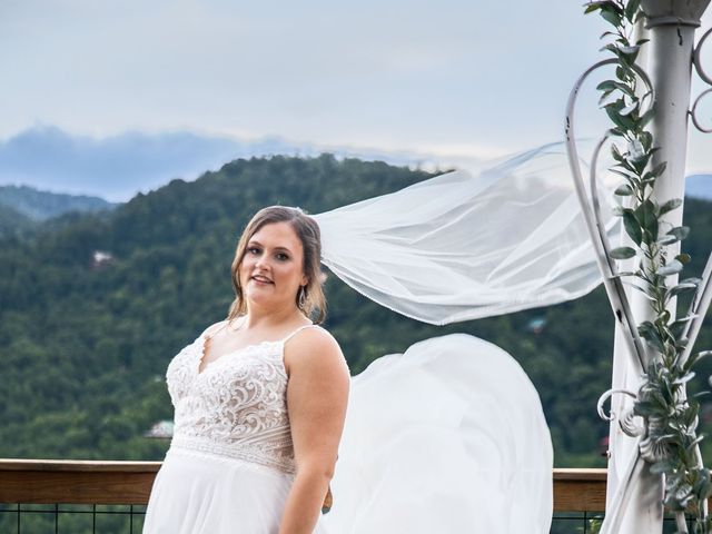 Dylan and Brittany&apos;s Wedding in Sevierville, Tennessee 12