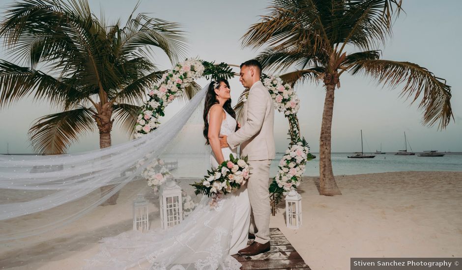 Caroline and Anthony's Wedding in Noord, Aruba