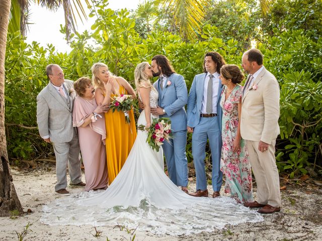 Alex and Kate&apos;s Wedding in Cancun, Mexico 21
