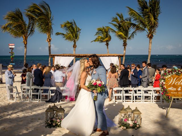 Alex and Kate&apos;s Wedding in Cancun, Mexico 32