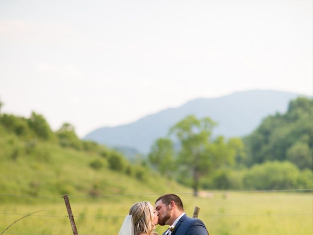 Lauren and Skyler&apos;s Wedding in North Tazewell, Virginia 15