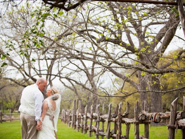 Lauren and Guy&apos;s Wedding in Boerne, Texas 23